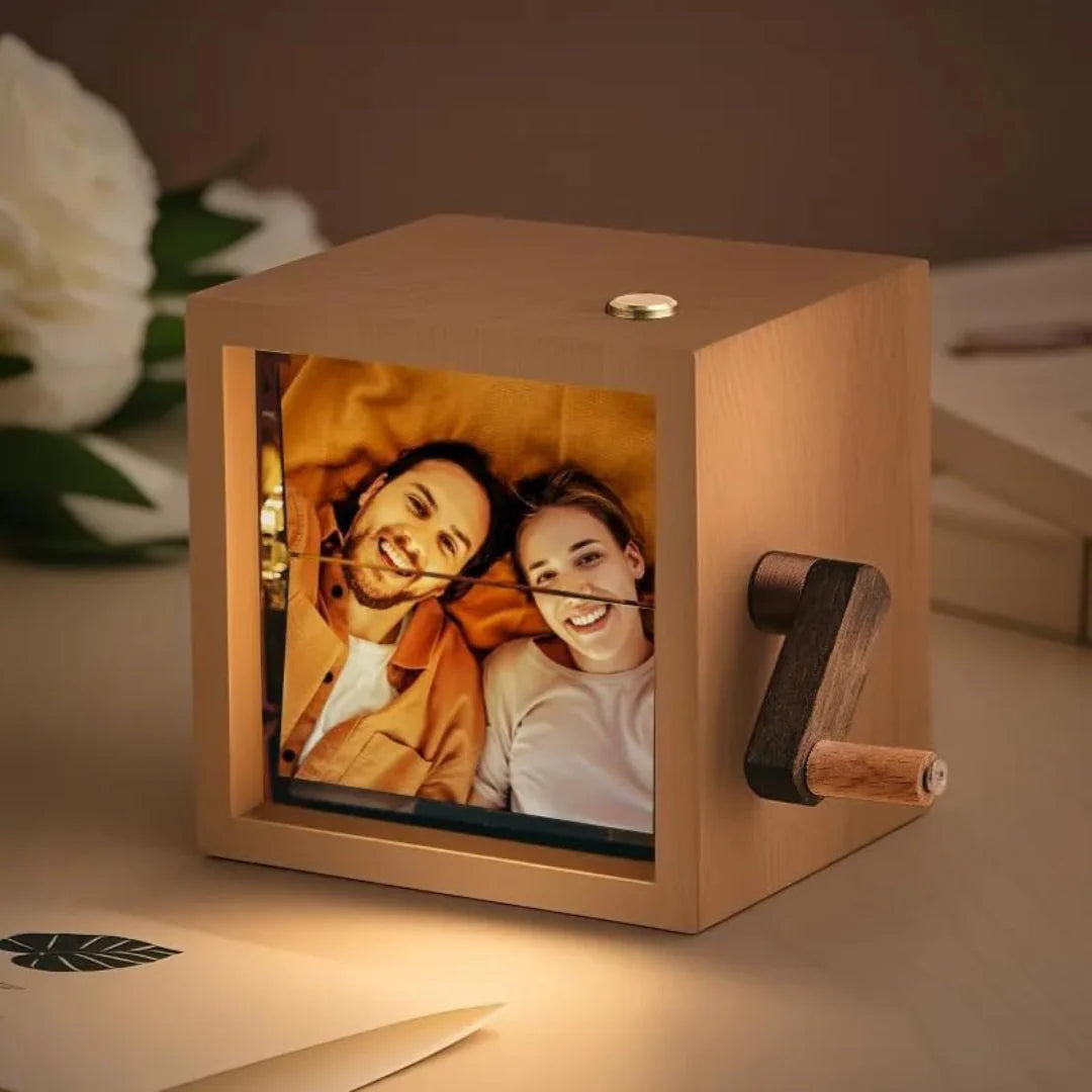 Crank Photo Box – Vintage Hand-Crank Memory Display