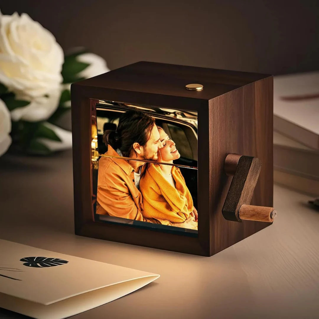 Crank Photo Box – Vintage Hand-Crank Memory Display