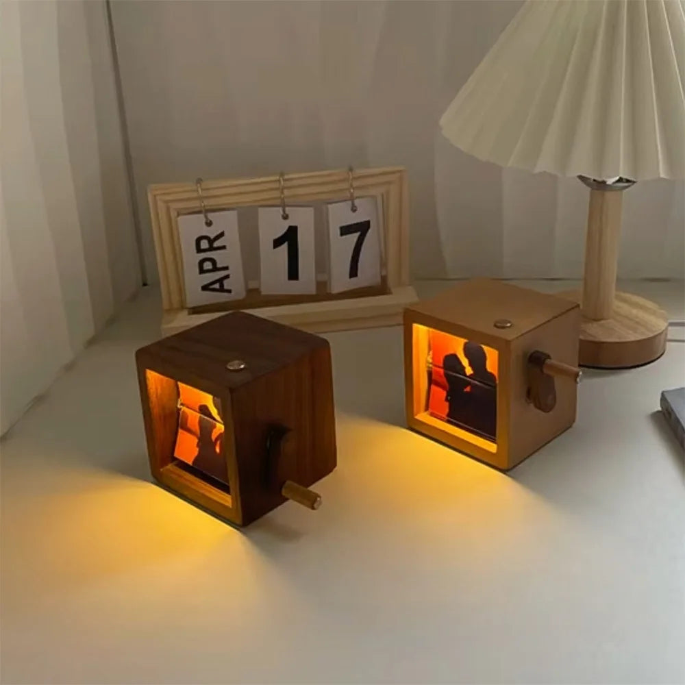 Crank Photo Box – Vintage Hand-Crank Memory Display