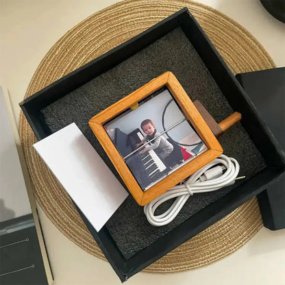 Crank Photo Box – Vintage Hand-Crank Memory Display